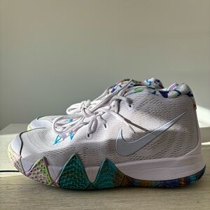 Kyrie Irving 4 (GS) “Court Purple” 90